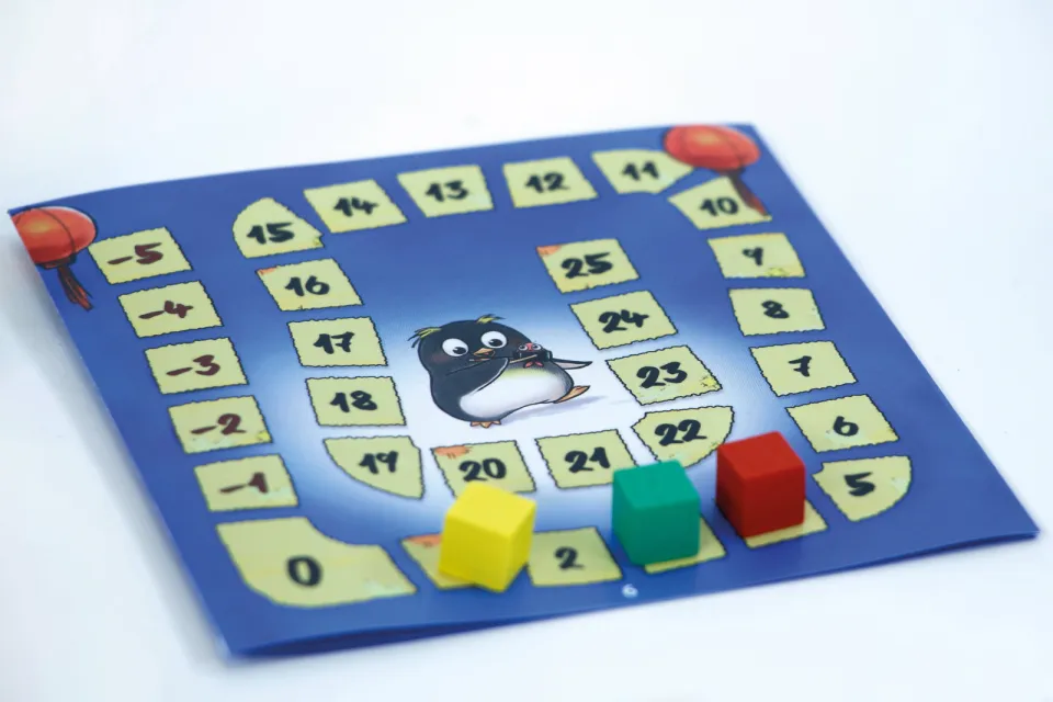 999 Games Geharrewar in de Sushibar Junior dobbelspel, foto 3