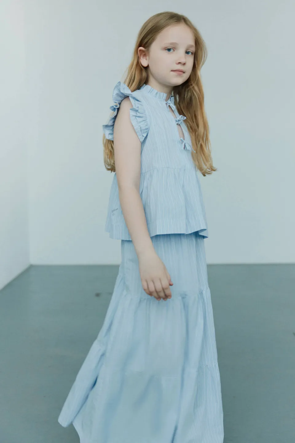 Sofie Schnoor gestreepte blousetop lichtblauw, foto 4