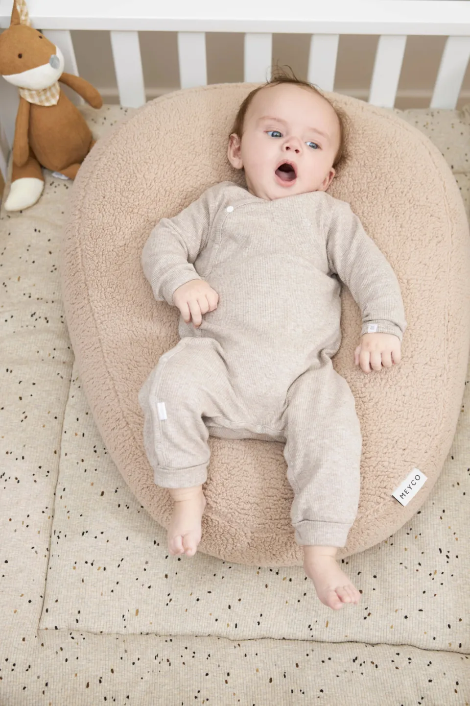 Meyco teddy relaxhoes voor voedingskussen beige, foto 7