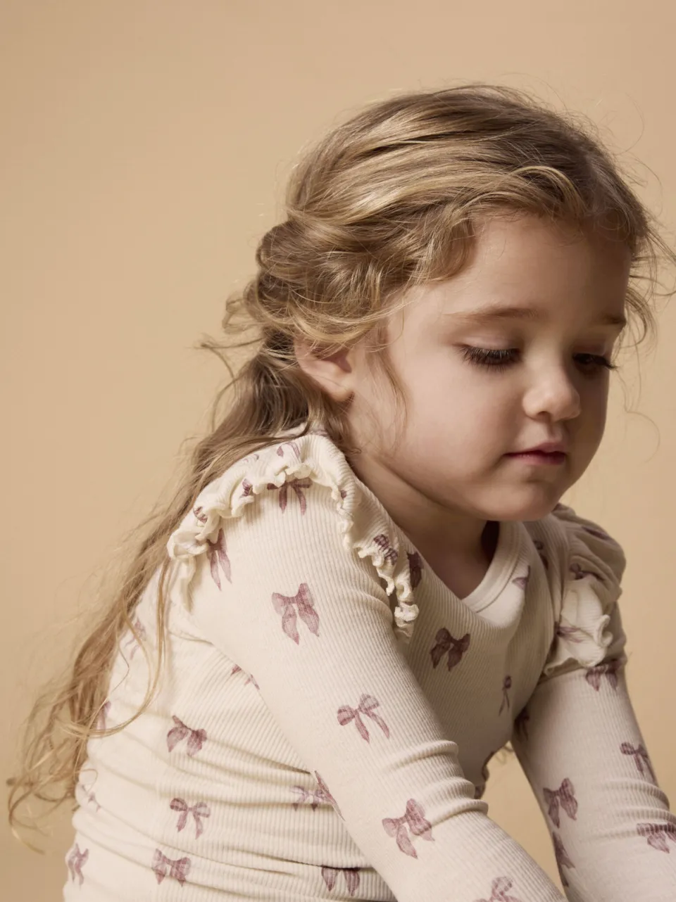 Lil' Atelier MINI FEM KNIT OCO longsleeve met ruches ecru, foto 4