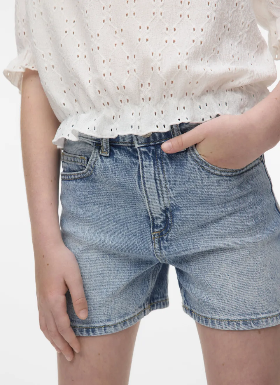 Vero Moda GIRL VMTESS denim short lichtblauw, foto 4