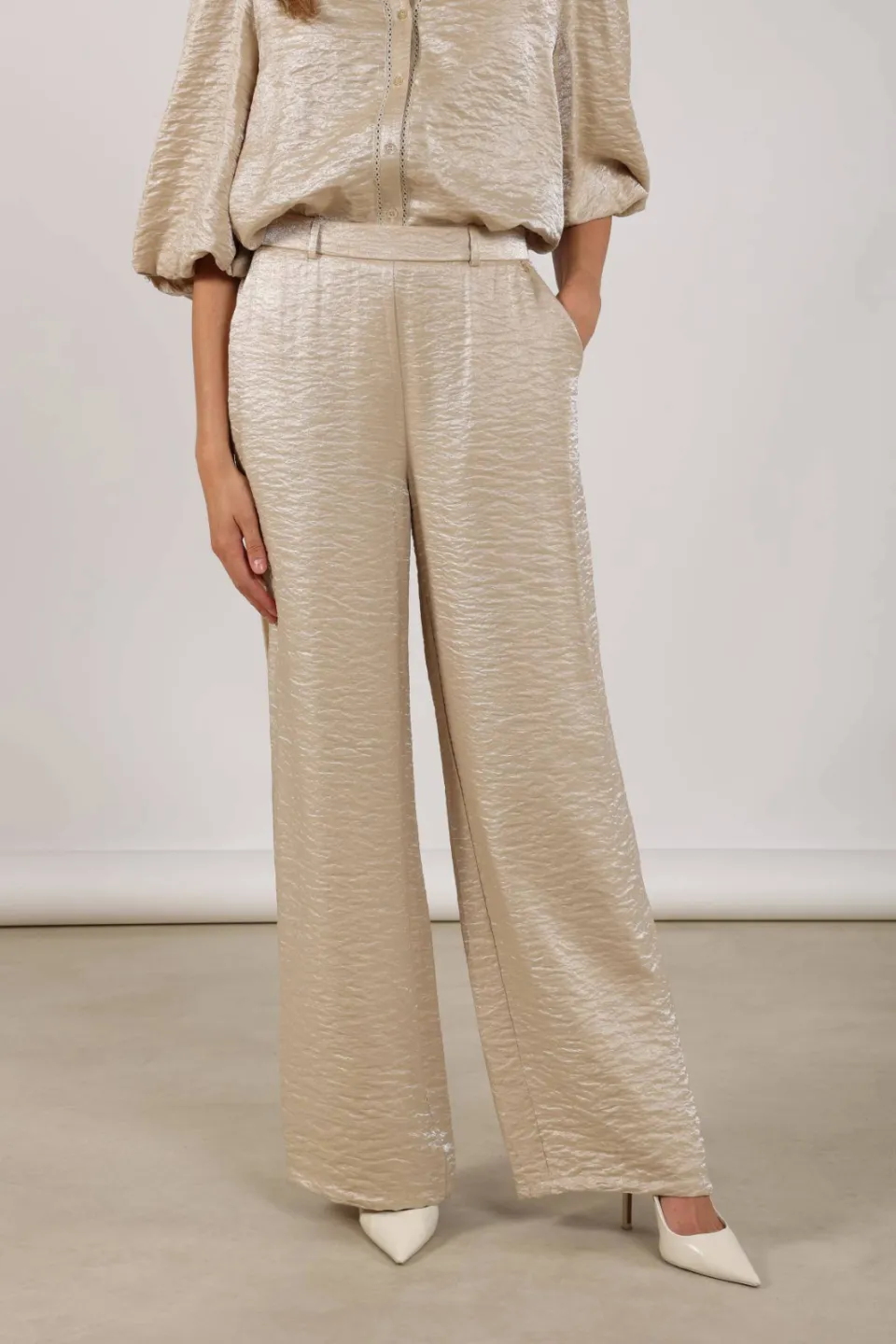 NUKUS satijnen straight high waist broek zand, foto 8
