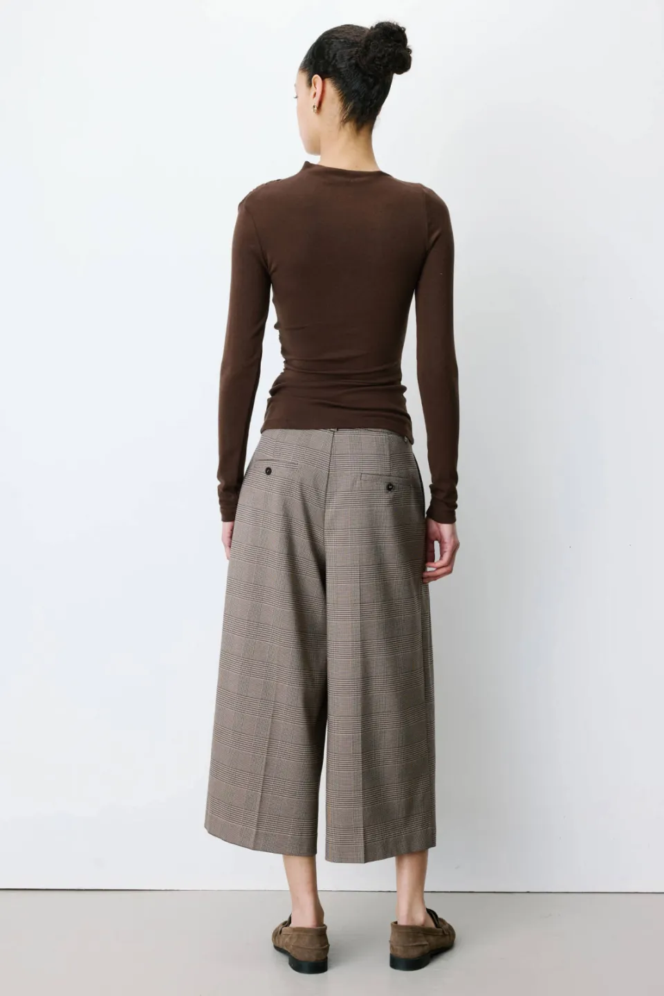 Grace & Mila asymmetrische top bruin, foto 3