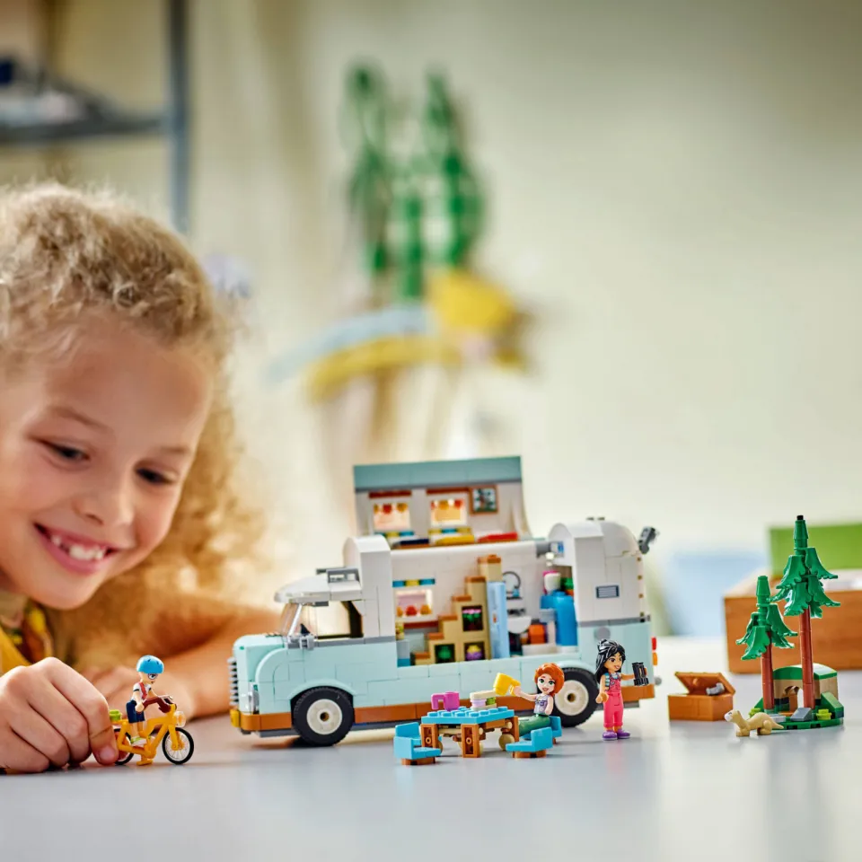 Lego Friends Camperavontuur met vrienden bouwset 42663, foto 3