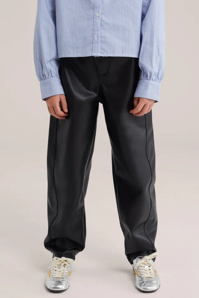 WE Fashion imitatieleren barrel broek zwart, foto 3