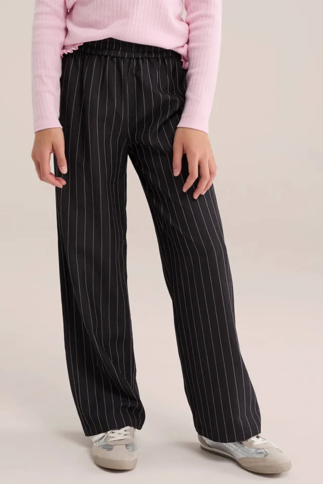 WE Fashion straight leg gestreepte pantalon zwart, foto 3