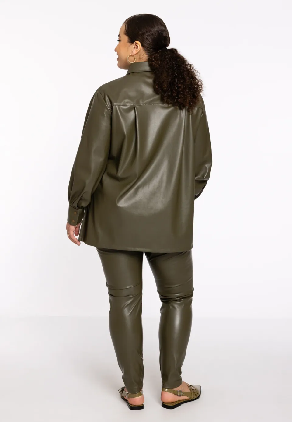 Yoek imitatieleren blouse kaki, foto 4