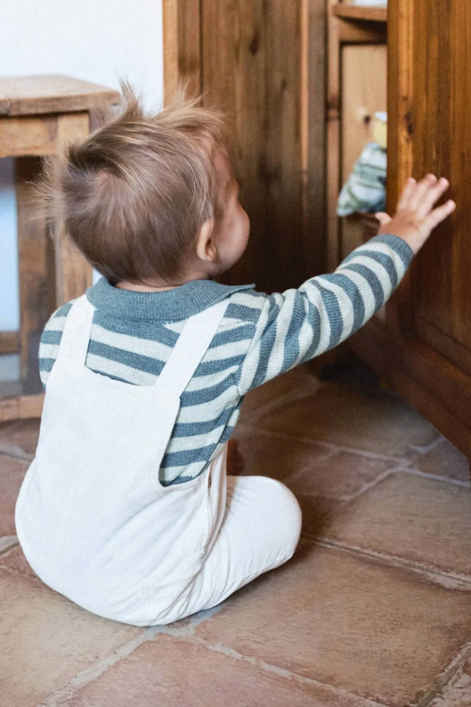 Mango Kids rechtvallende gebreide gestreepte trui - middenblauw/lichtblauw