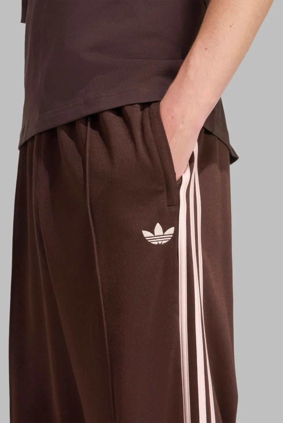 Adidas Firebird loose fit joggingbroek bruin, foto 7