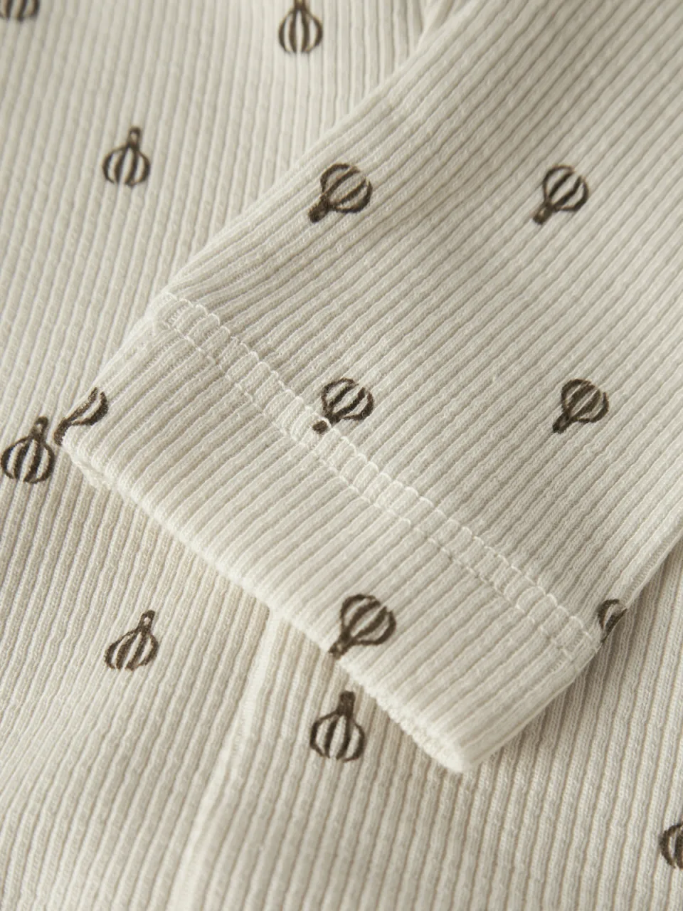 Lil' Atelier slim fit gebreide babybroek met print ecru, foto 3