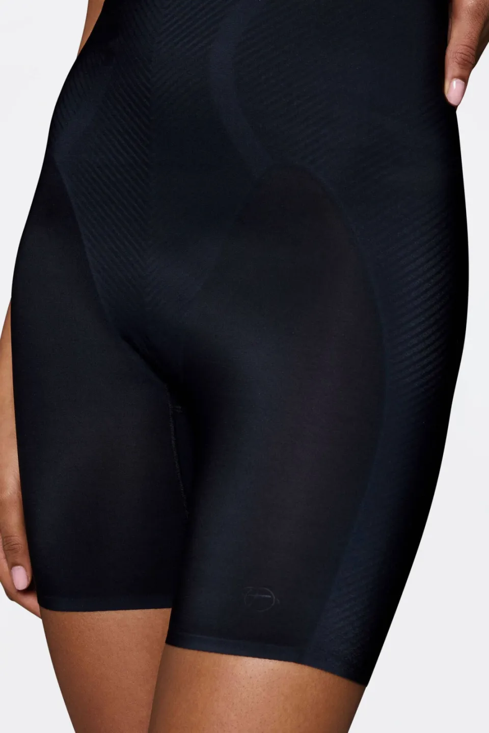 Triumph high waist corrigerende short Body Make-Up Illusion Curve zwart, foto 5