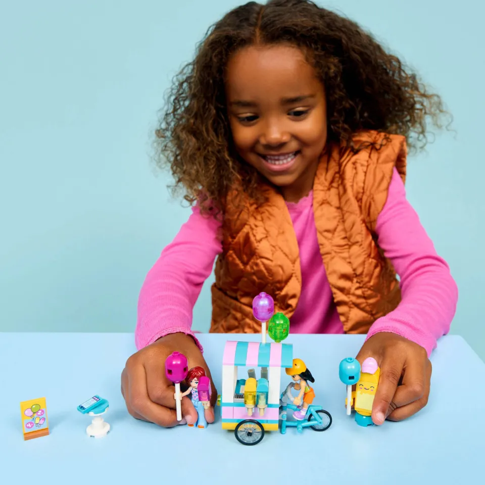 Lego Friends IJsjes- en Ballonnenkraam Bouwpakket 42692, foto 4
