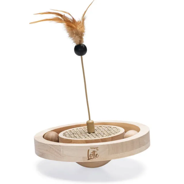 Designed by Lotte Winni kattenspeelgoed hout bruin
