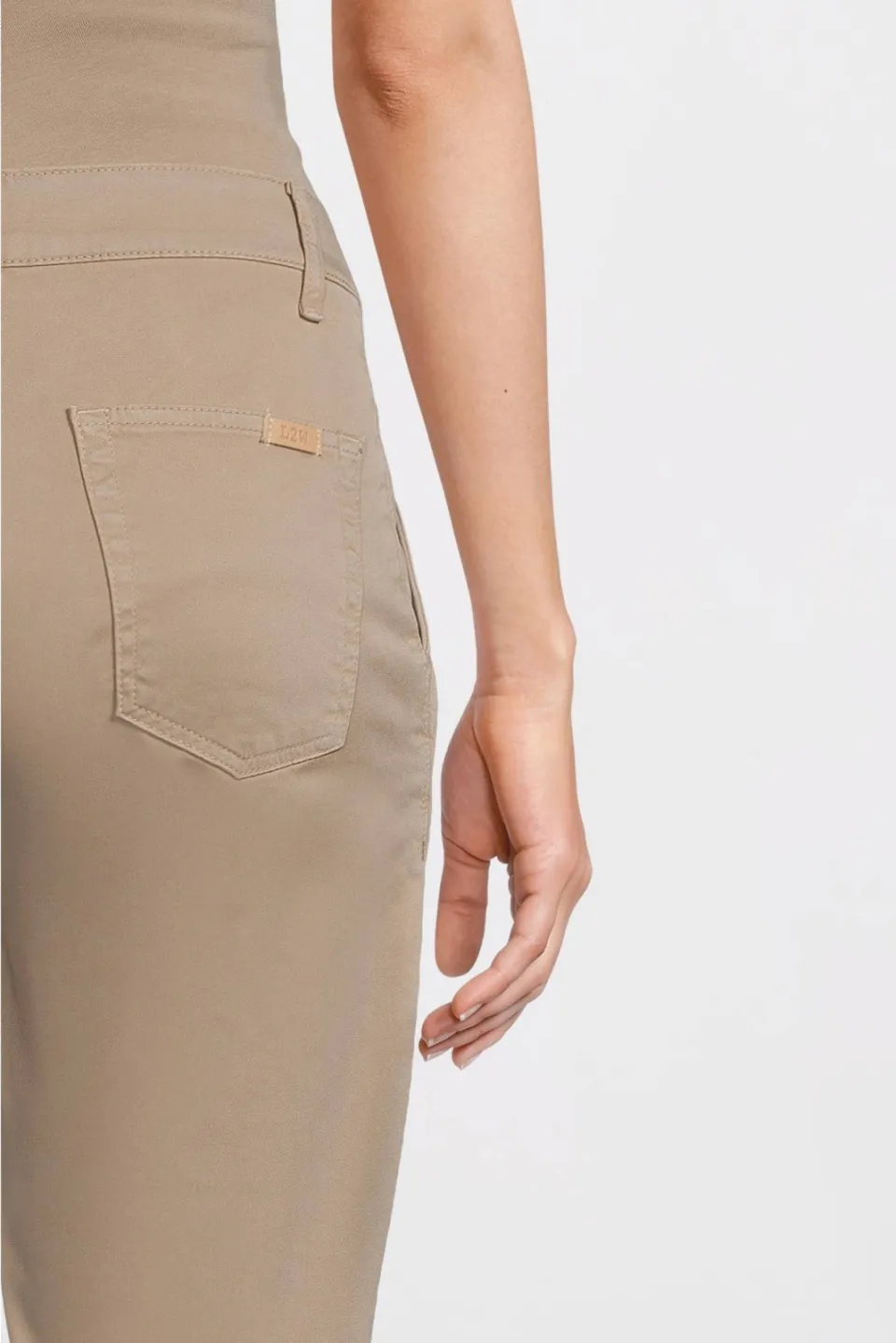 LOVE2WAIT regular fit zwangerschapsbroek Chino zand, foto 6