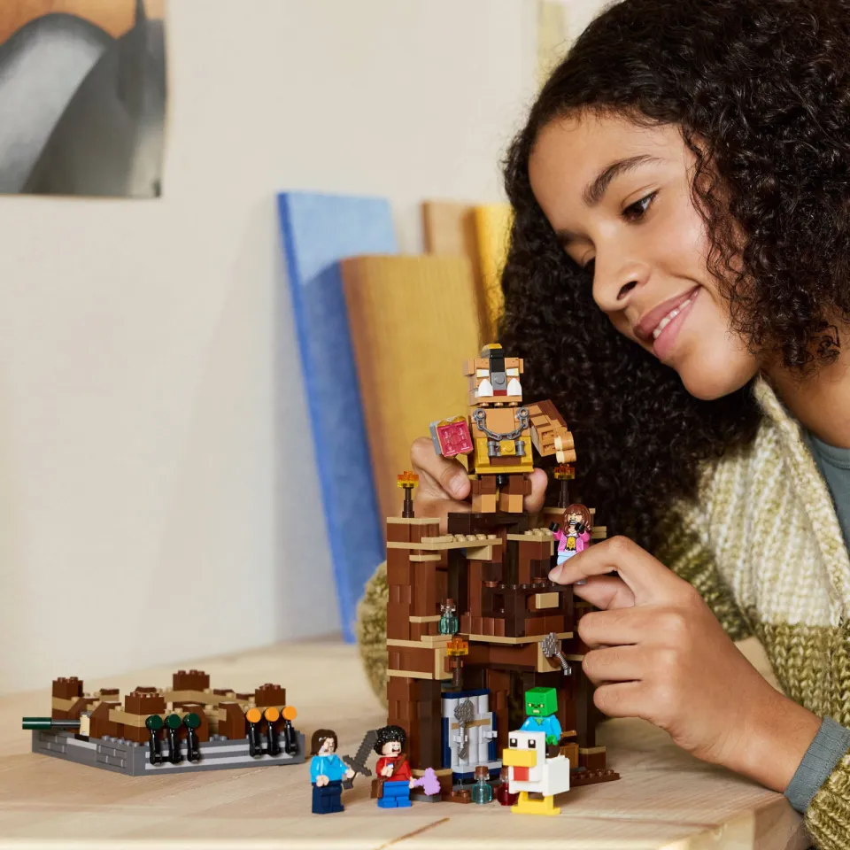 Lego Minecraft De Arena bij het Boslandhuis 21272, foto 3