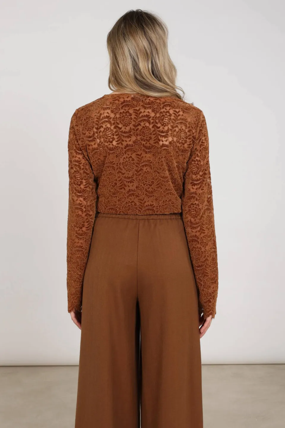 NUKUS Wies top lace bruin, foto 5