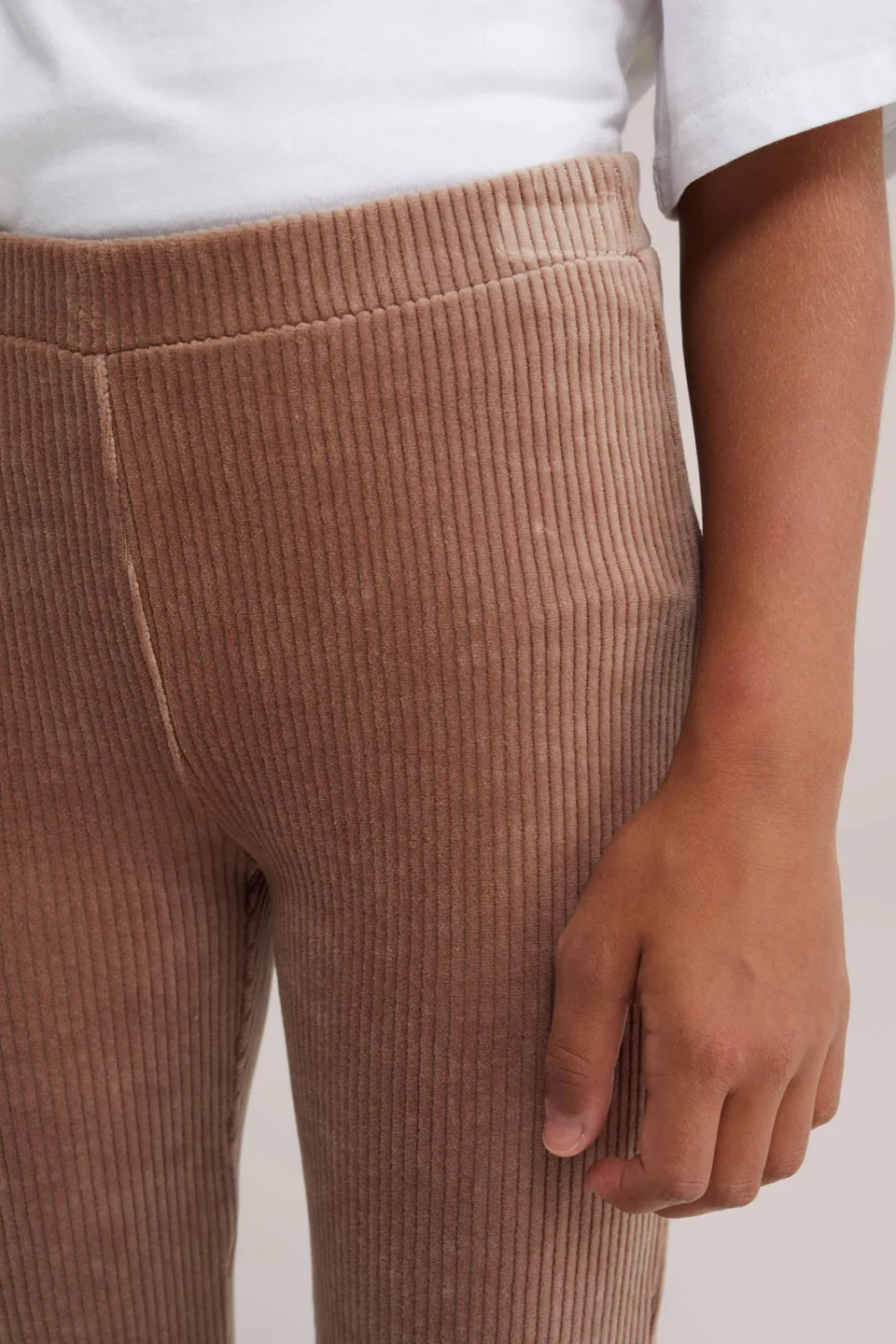 WE Fashion fluwelen flared broek lichtbruin, foto 4