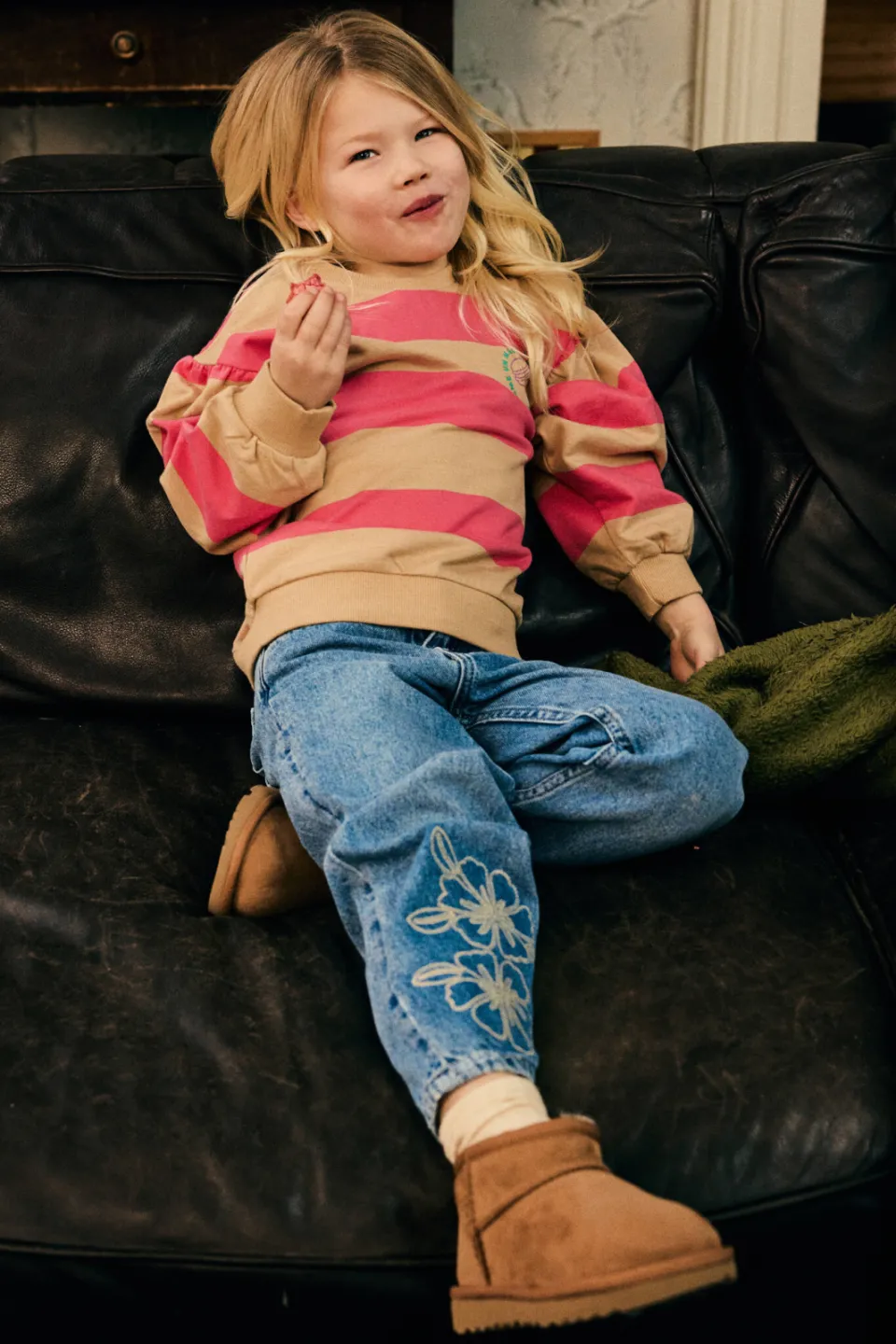 Daily7 rechtvallende gestreepte sweater met backprint - zand Zand/roze