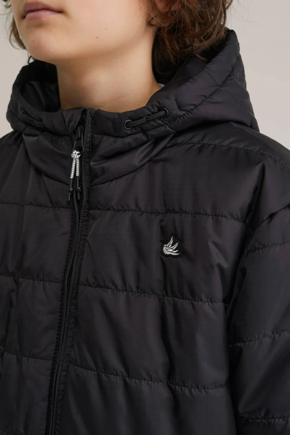 WE Fashion gewatteerde jas zwart jongens, foto 3