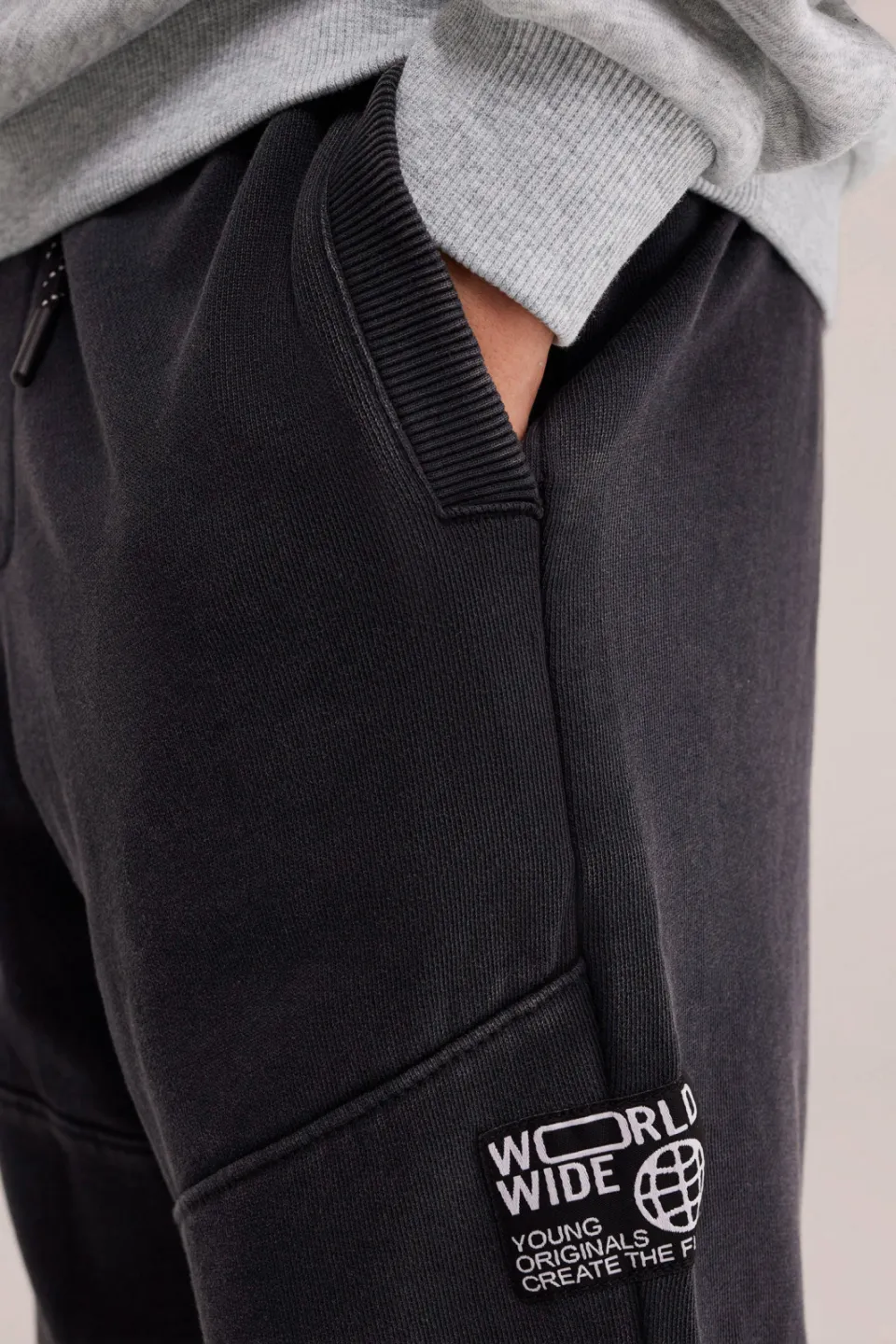 WE Fashion tapered joggingbroek zwart, foto 5