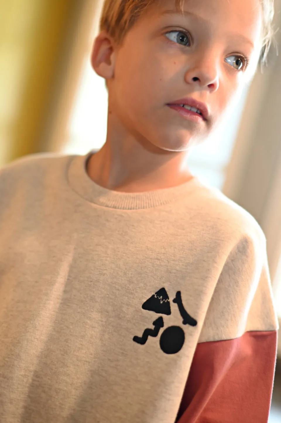 Sturdy oversized sweater Mountain top met backprint offwhite/roze/oranje, foto 5