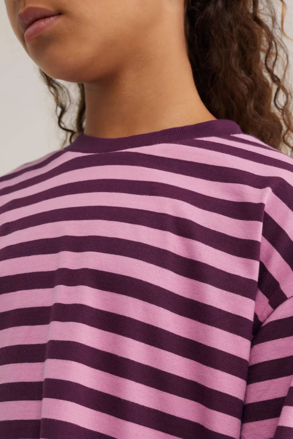 WE Fashion longsleeve gestreept donkerrood/roze, foto 5