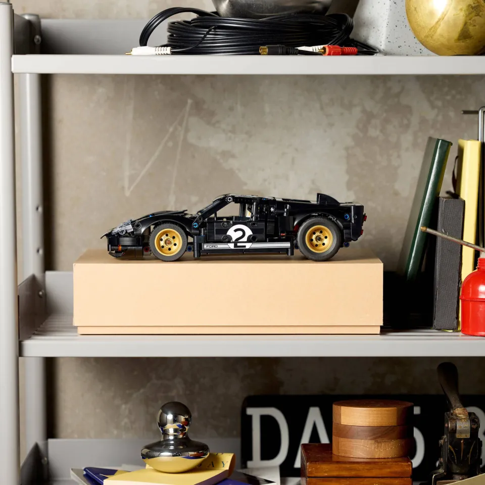Lego Technic 1966 Ford GT40 MKII Racewagen Auto Bouwpakket 42223, foto 4