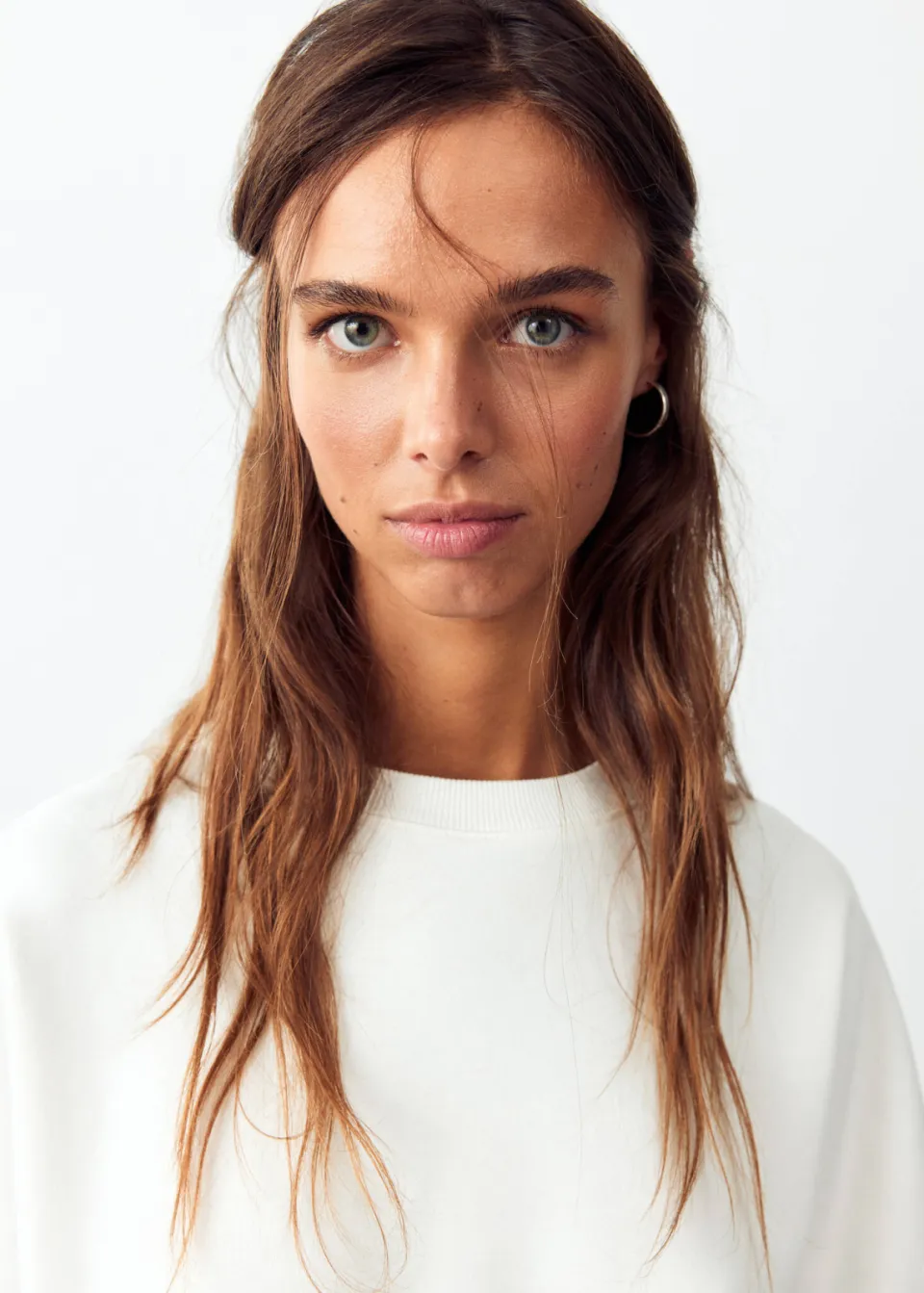 Mango TEEN sweater met borduursels - naturel wit/blauw, foto 4