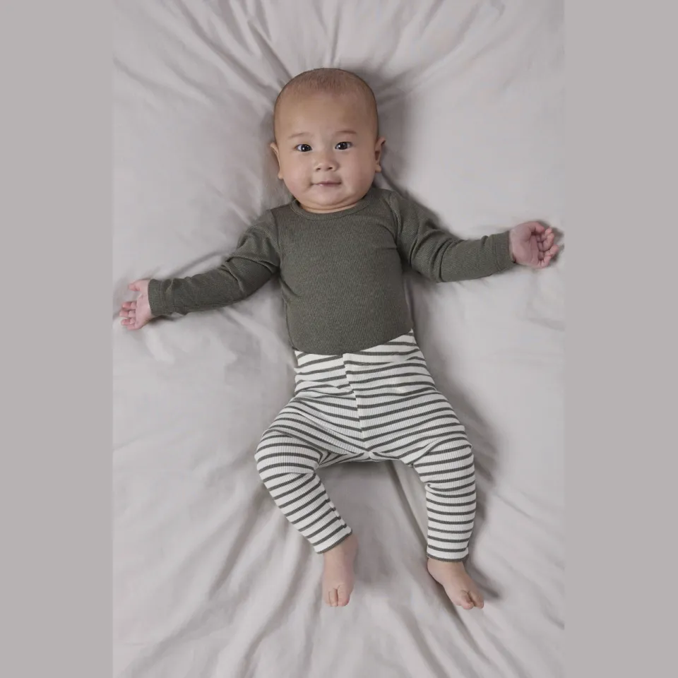 NAME IT BABY super skinny babybroek olijfgroen/ecru