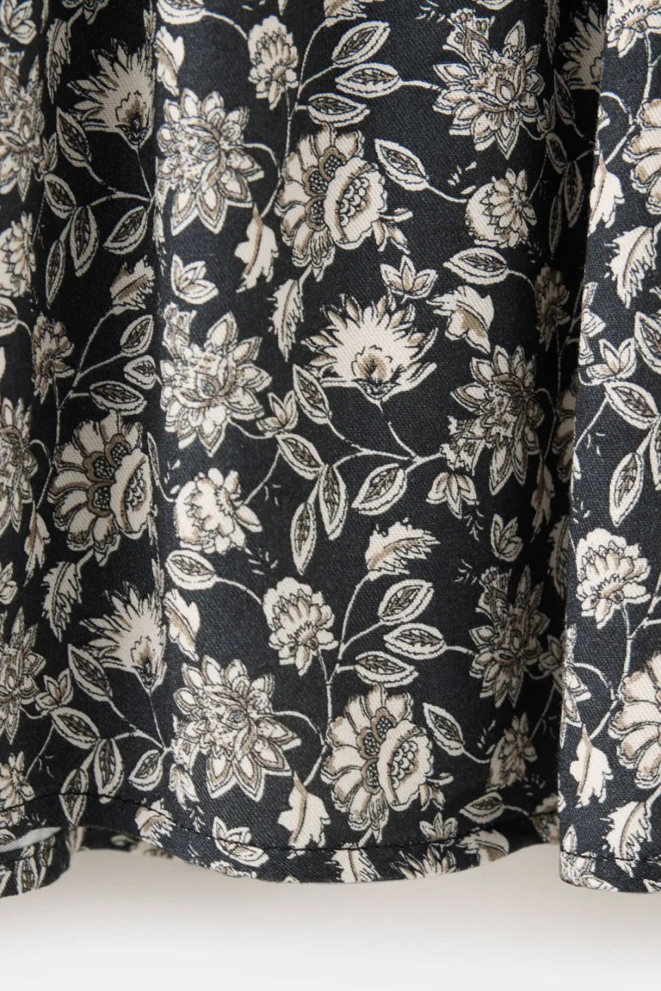 Mango gebloemde korte jurk zwart, foto 7