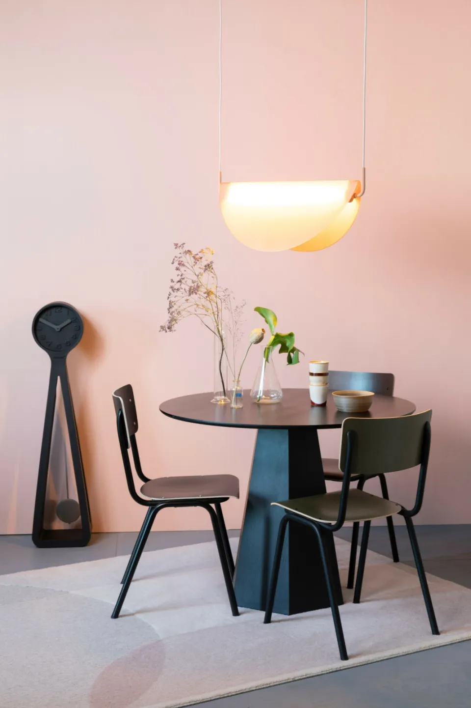 Zuiver Ronde Eettafel 'Pilar' Essenhout, 100cm, kleur Zwart, foto 5