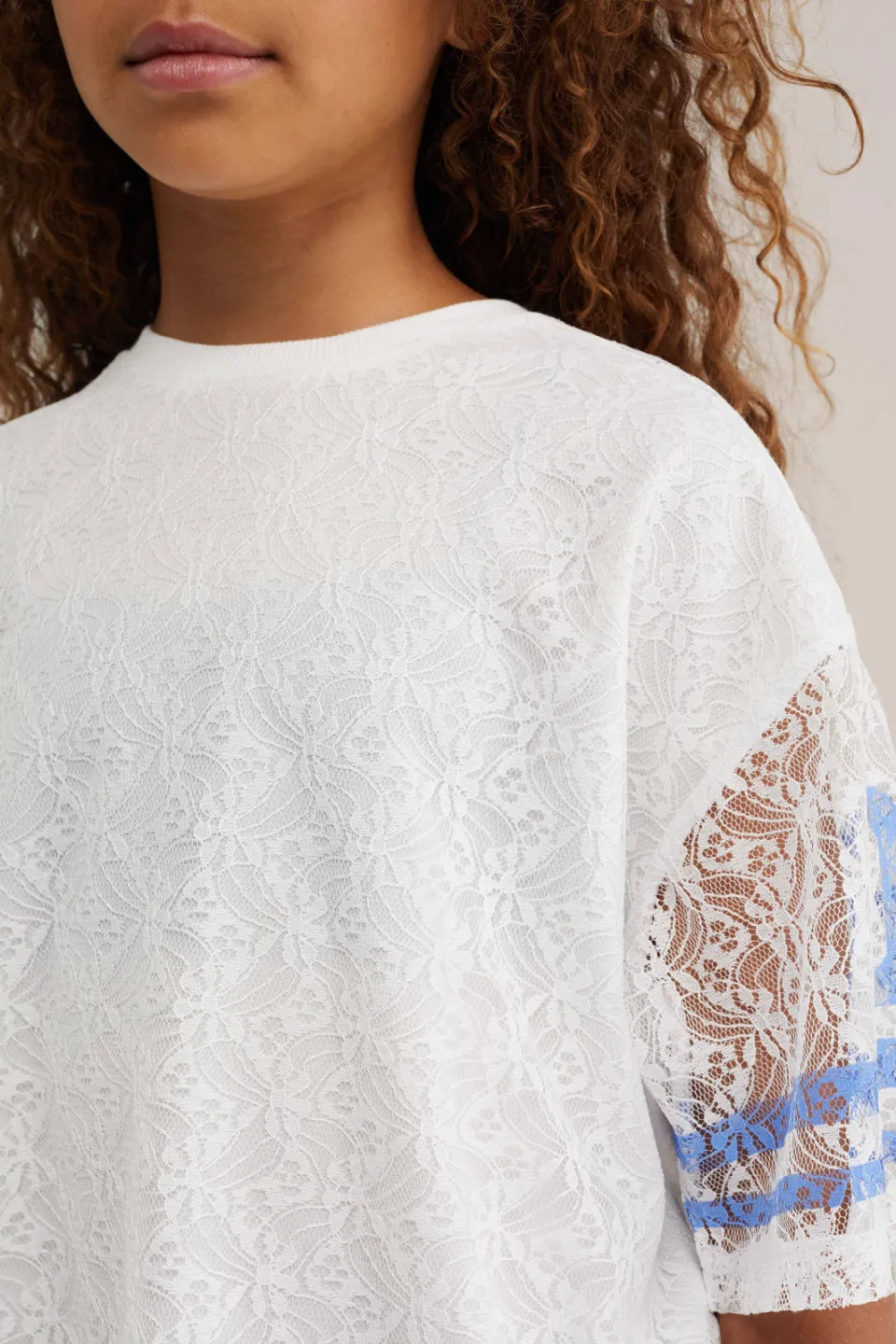 WE Fashion oversized gestreepte semi-transparante T-shirt met tekst wit, foto 4