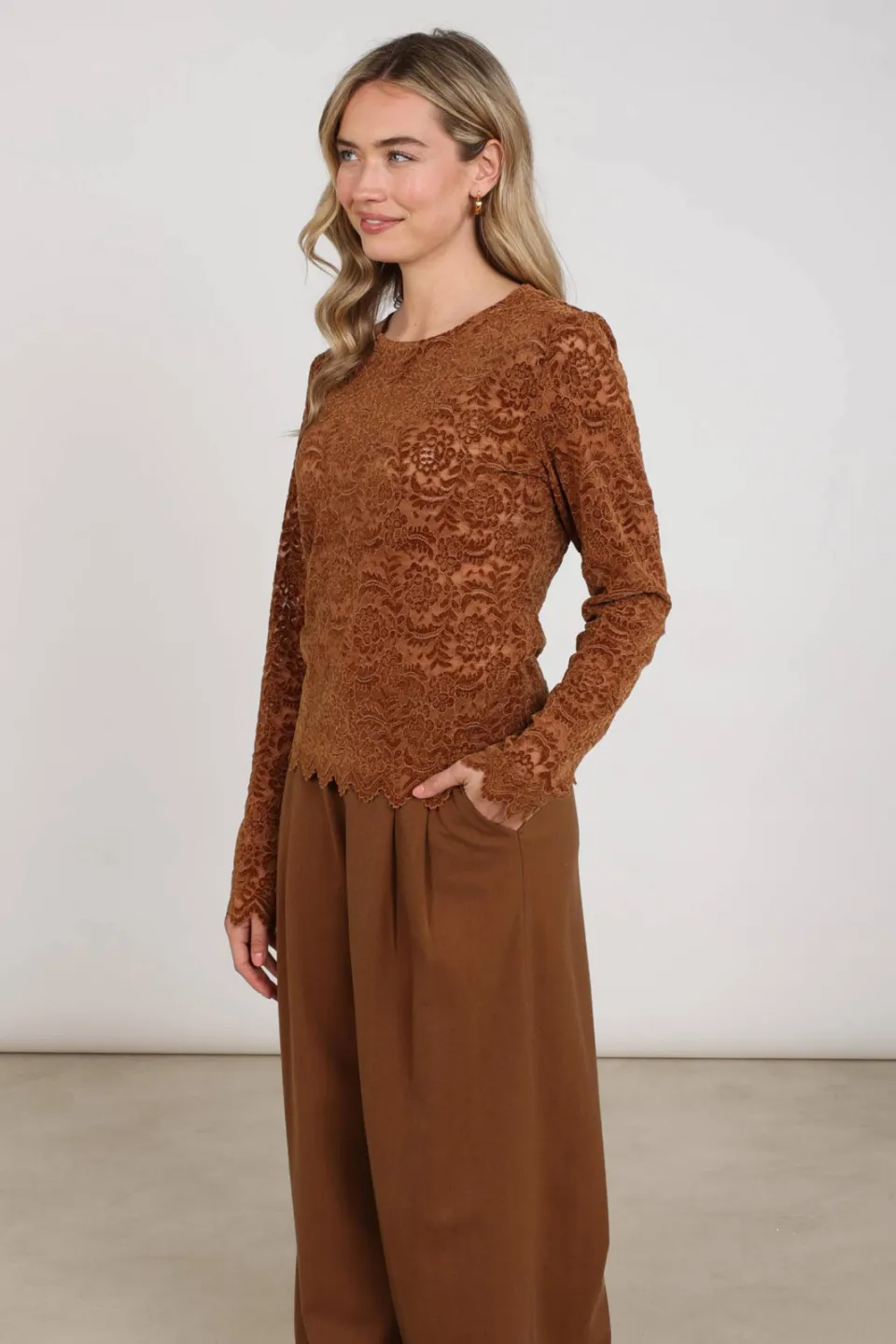 NUKUS Wies top lace bruin, foto 6