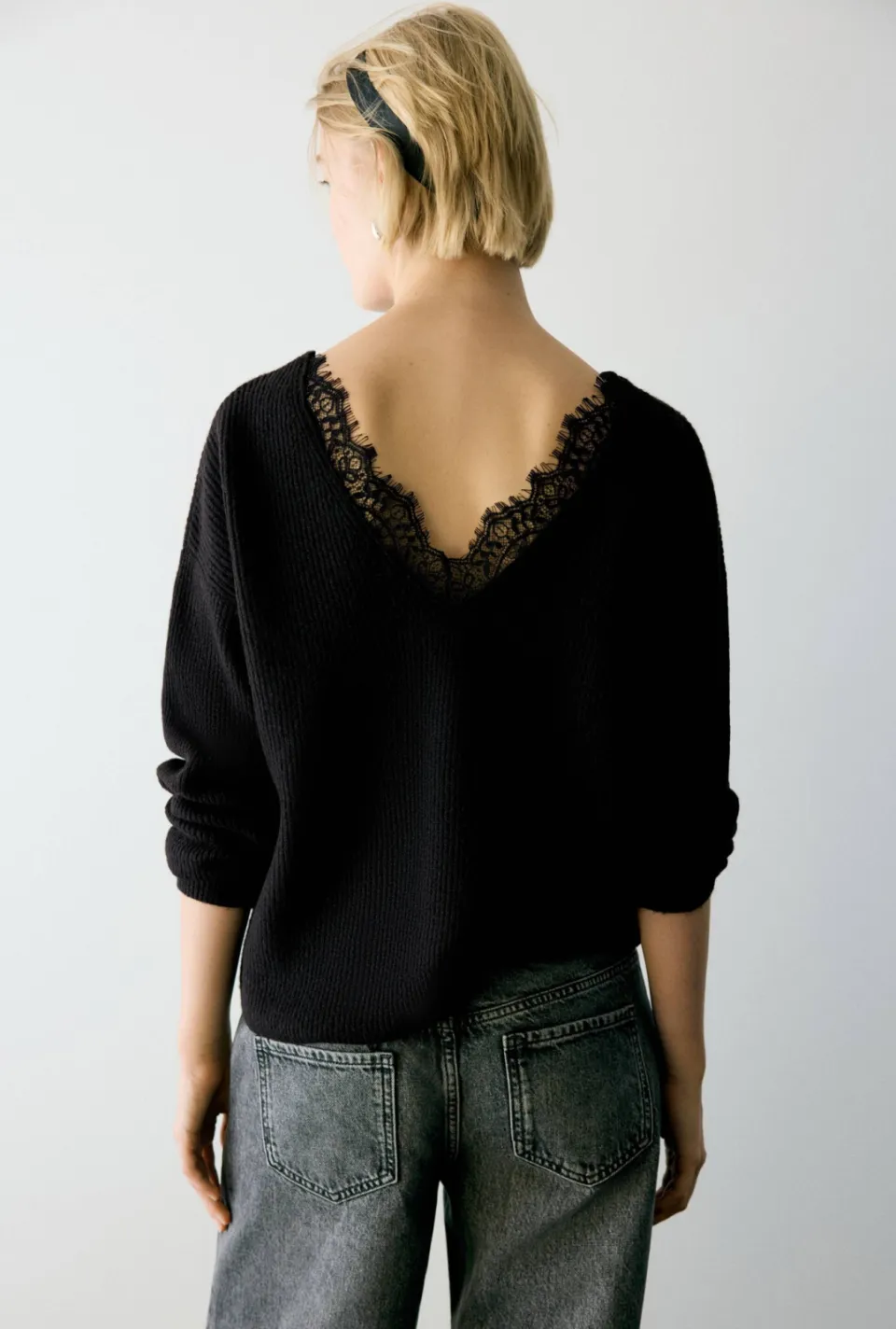 Mango TEEN gebreide trui met open rug en wol - zwart, foto 5