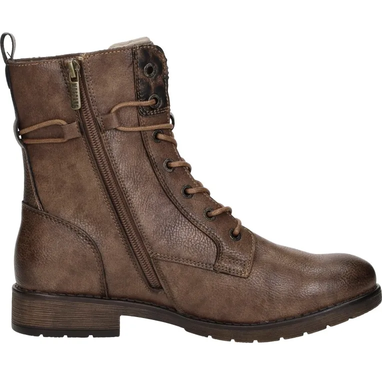 Mustang veterschoenen bruin Cognac