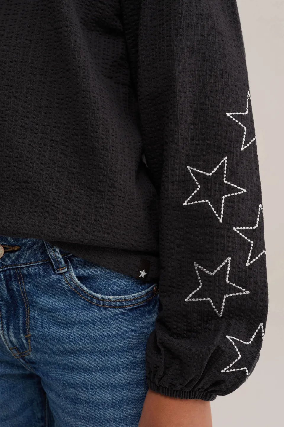 WE Fashion blousetop met borduursels en sterren zwart, foto 5