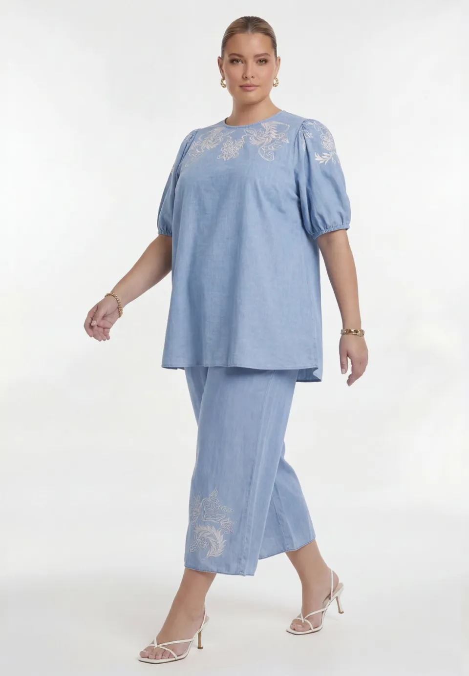 Yoek top broderie light blue denim, foto 2