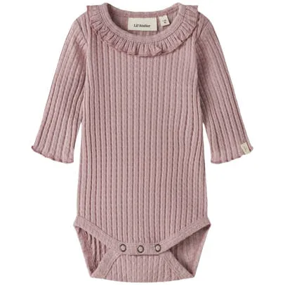 Lil' Atelier BABY katoenen romper met ruches - lichtroze Effen