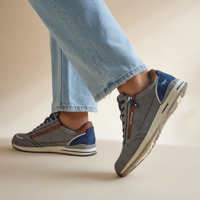Mustang 4154316 lage sneaker grijs Donkergrijs