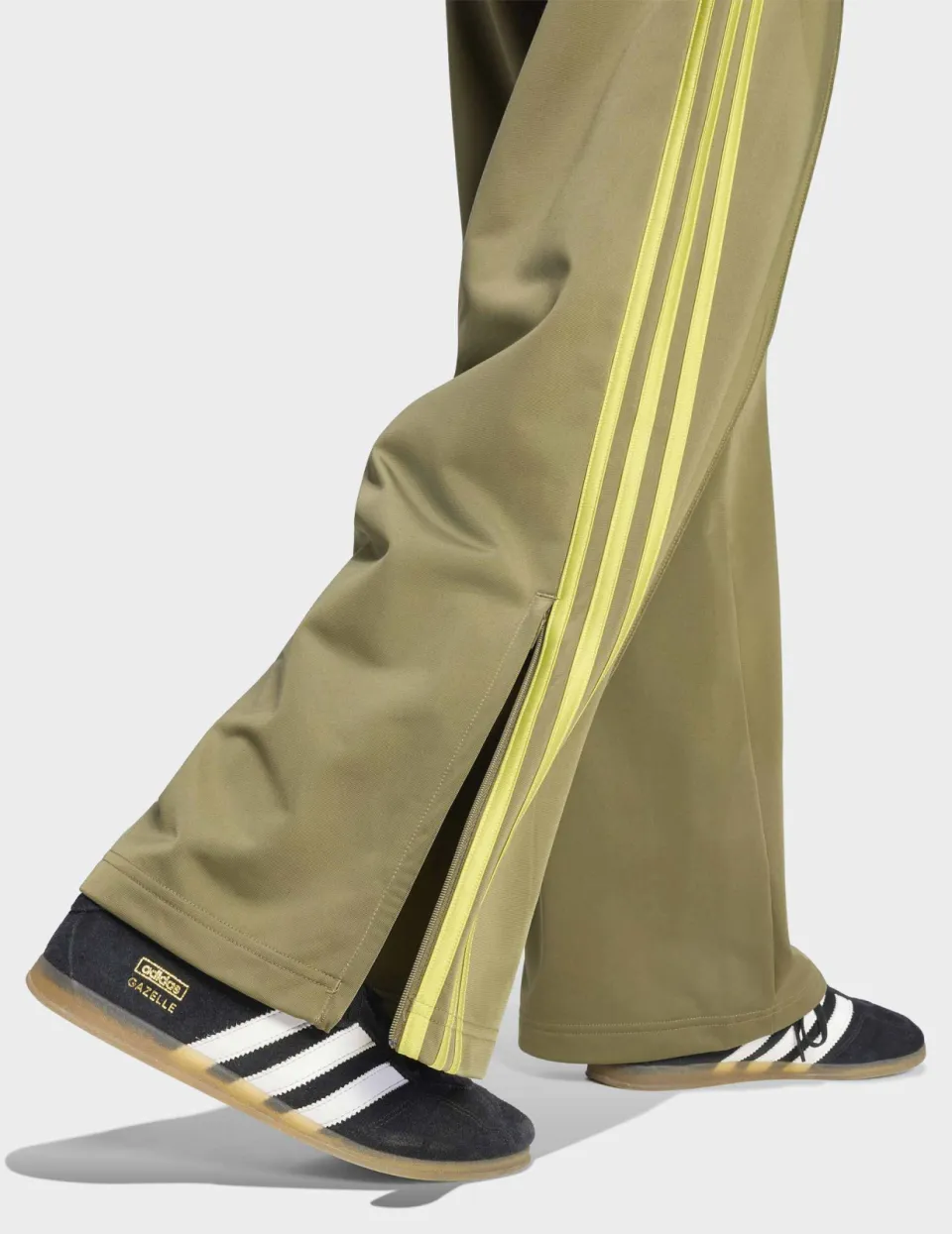 Adidas Firebird loose fit trainingsbroek olijfgroen, foto 5
