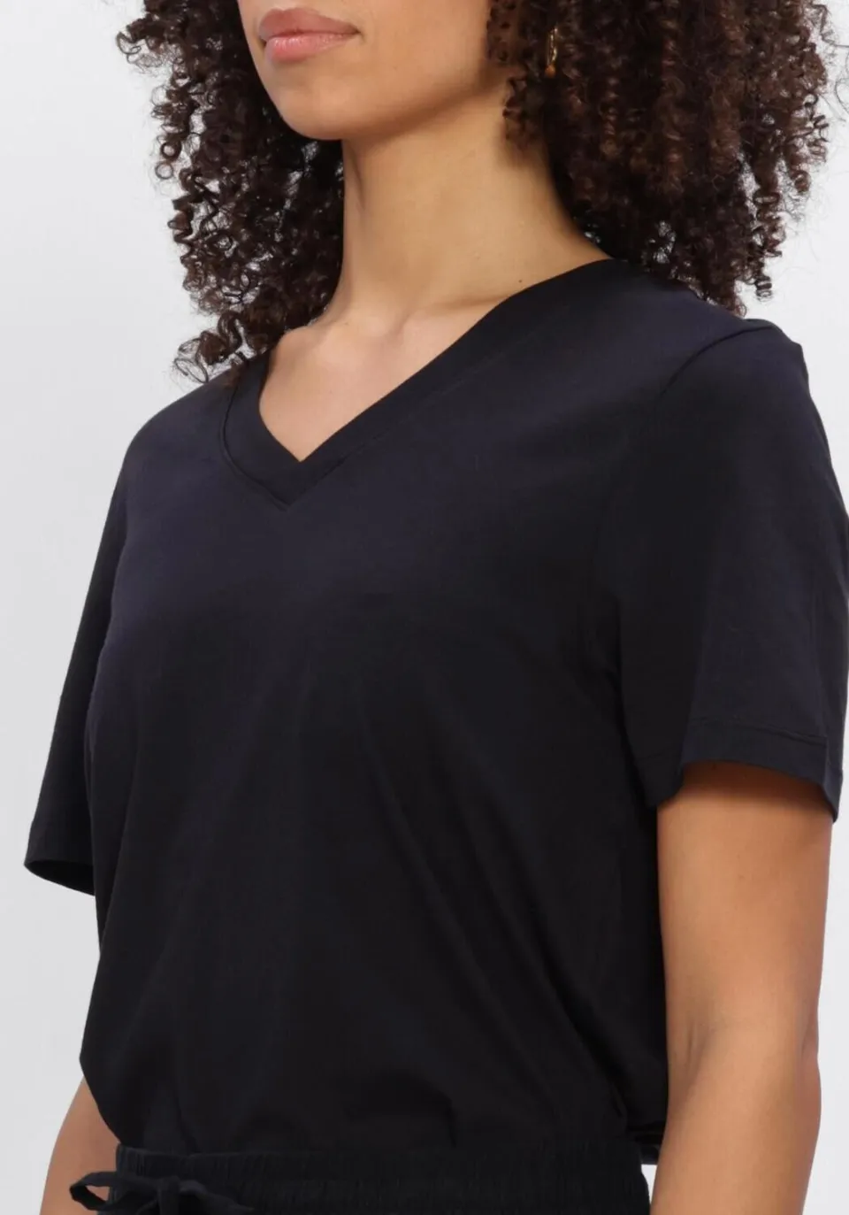 Selected SLFESSENTIAL V-neck t-shirt zwart, foto 4