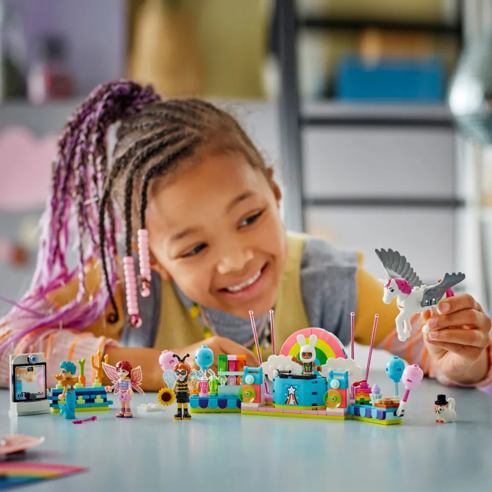 Lego Friends Verkleedfeestje met Eenhoorn en Fee 42661, foto 4