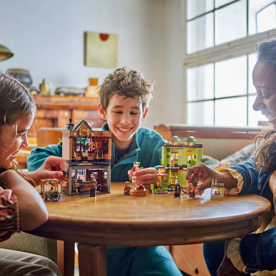 Lego Harry Potter Zwik & Zwachtels Zwerkbalpaleis en IJssalon 76452, foto 4