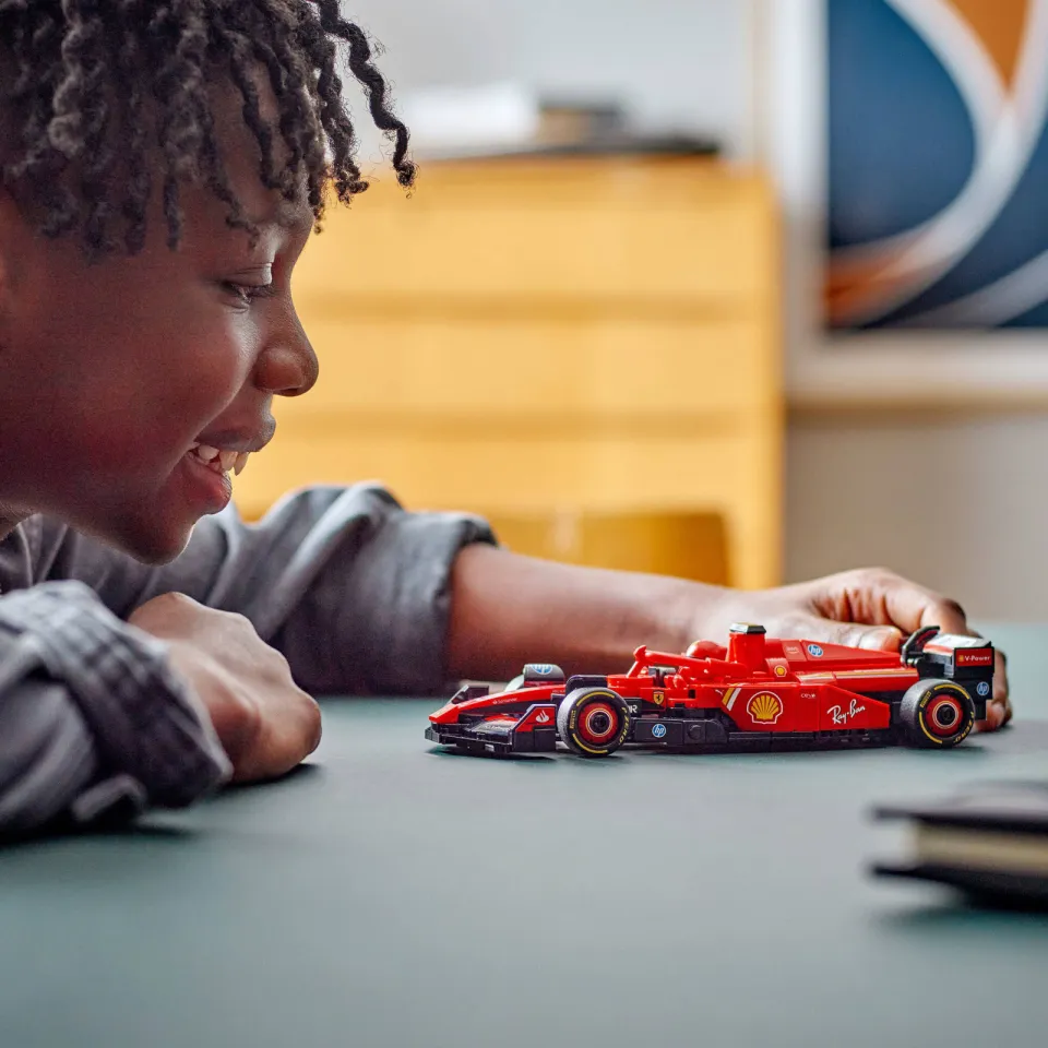 Lego Speed Champions Ferrari SF-24 F1® racewagen 77242, foto 6