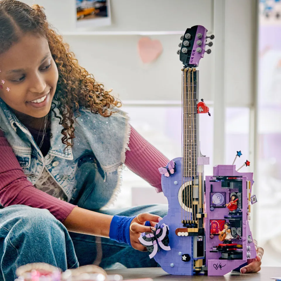 Lego Editions Music Olivia Rodrigo's Dubbele Gitaar Speelgoed 43031, foto 7
