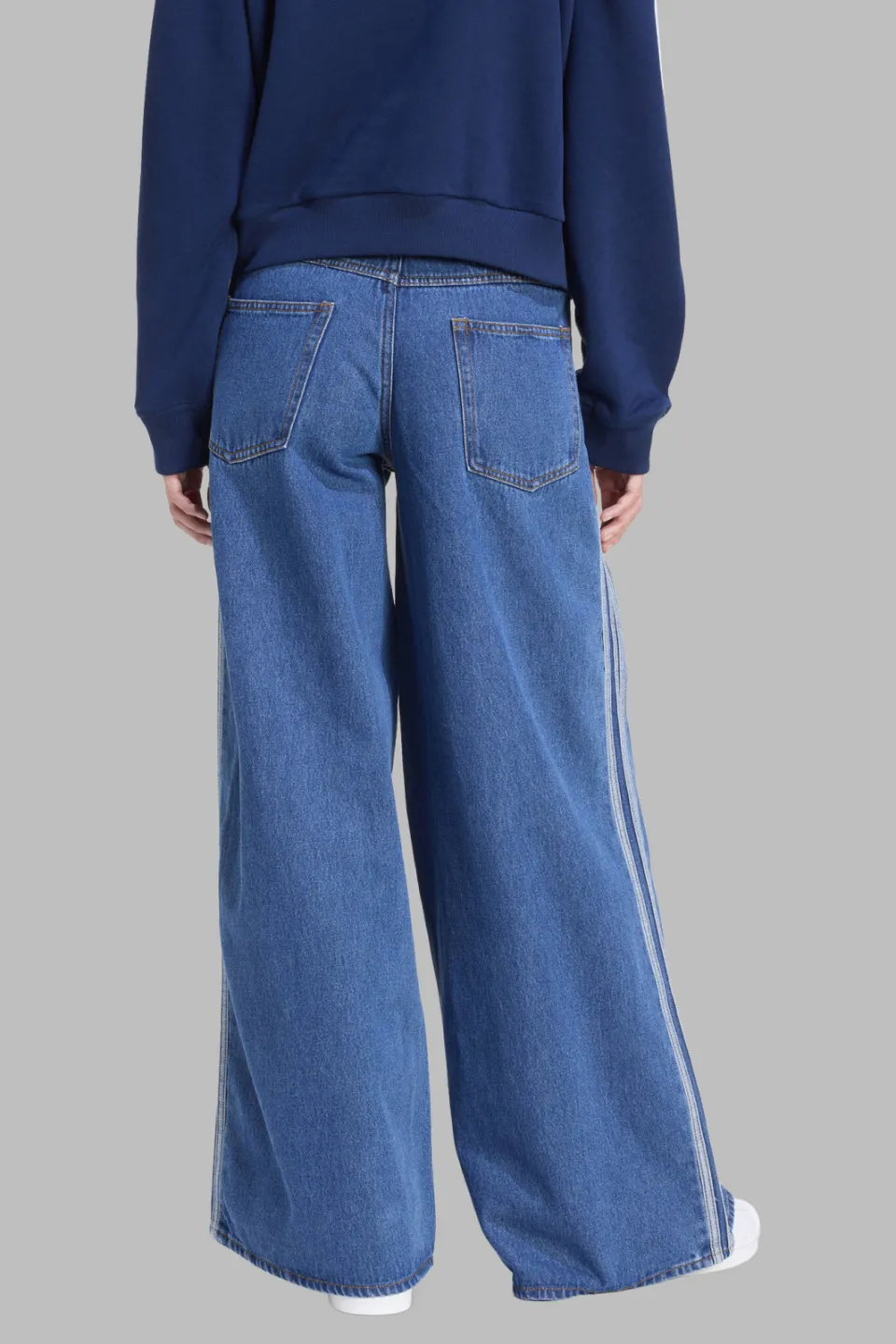 Adidas Originals loose fit straight leg jeans - medium blue denim, foto 5
