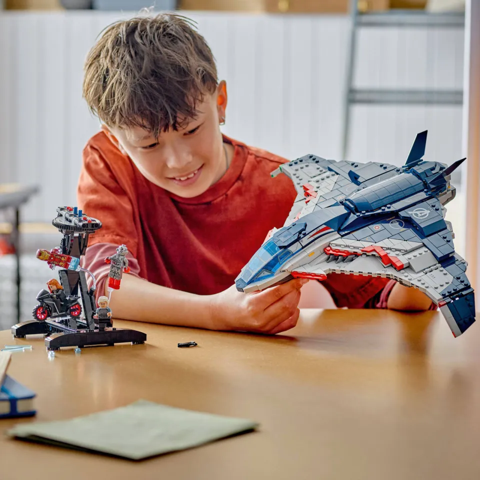 Lego Marvel Avengers: Age of Ultron Quinjet 76325, foto 3