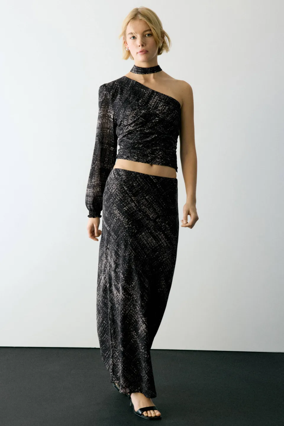 Mango TEEN one shoulder cropped top zwart