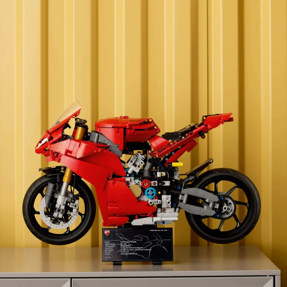 Lego Ducati Panigale V4 S motor 42202, foto 7