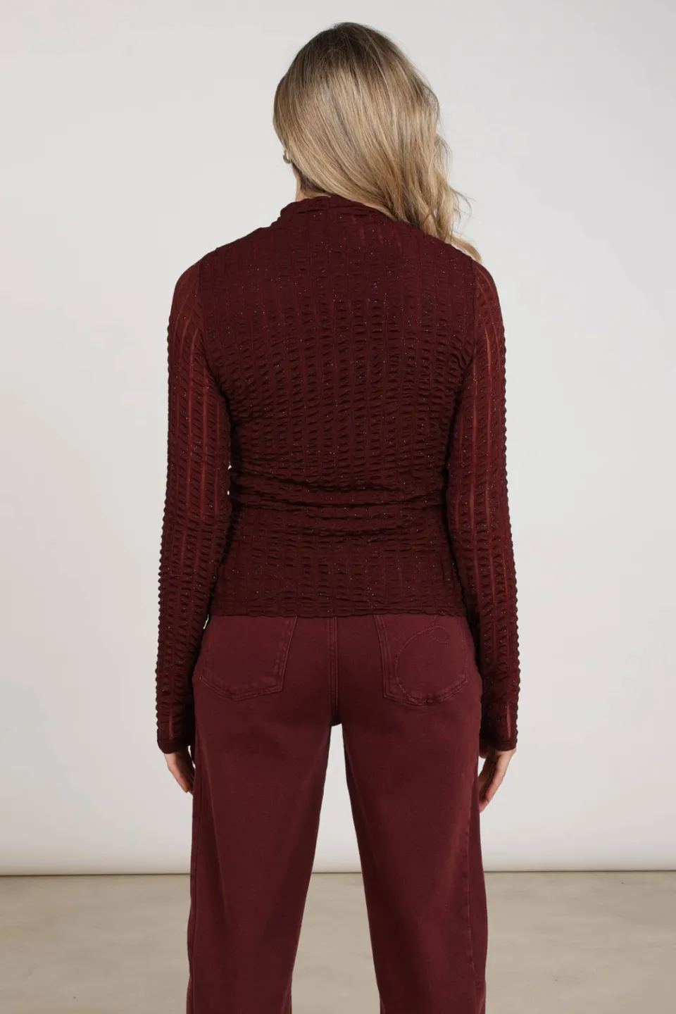 NUKUS Goldie top donkerrood, foto 3